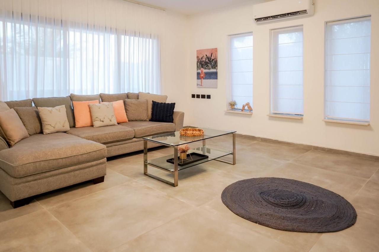 וילה רוני בריכה מחוממת Villa Roni Heated Pool Eilat Buitenkant foto